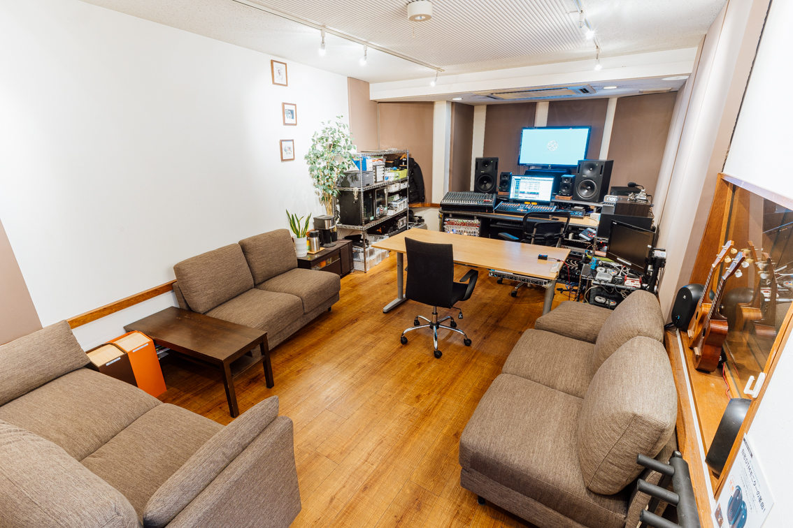 スタジオキッカ吉祥寺 REC用コントロールルーム（16帖）